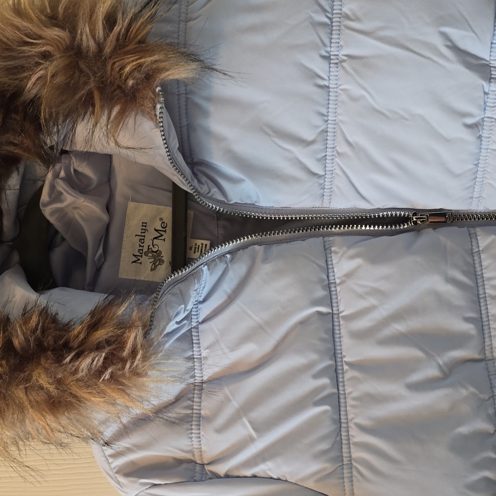 MARALYN & ME BRAND WOMENS JUNIOR SIZE BLUE FAUX FUR HOODED ZIPPERED COAT SIZE XL